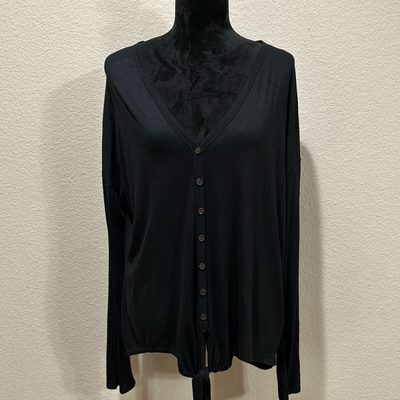 Forever 21 Black Long Sleeve Button Up - Picture 1 of 3